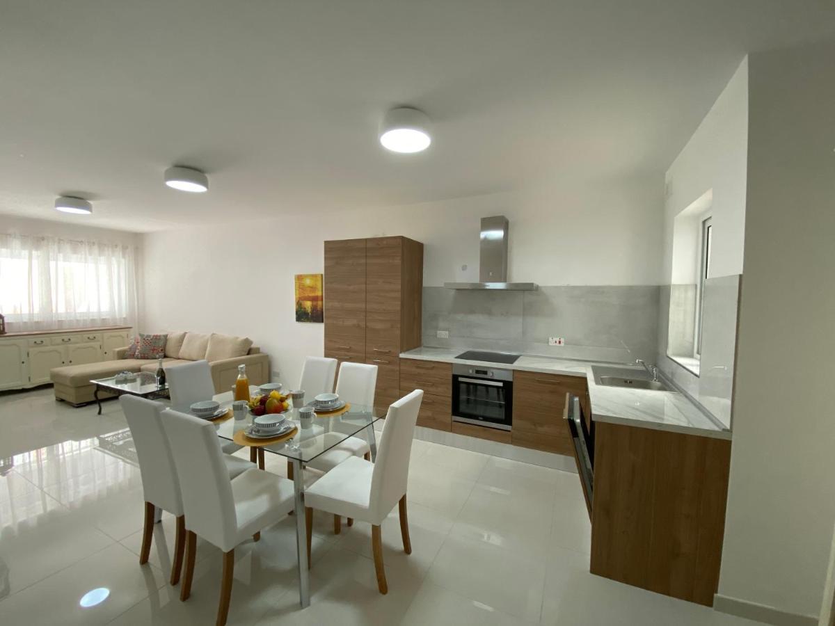 Sunshine Apartments Mellieha - Modern Three Bedroom Ground Floor Apartment With Yard Eksteriør bilde