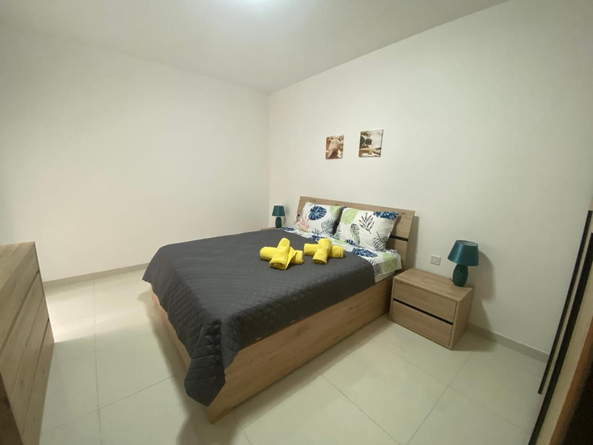 Sunshine Apartments Mellieha - Modern Three Bedroom Ground Floor Apartment With Yard Eksteriør bilde